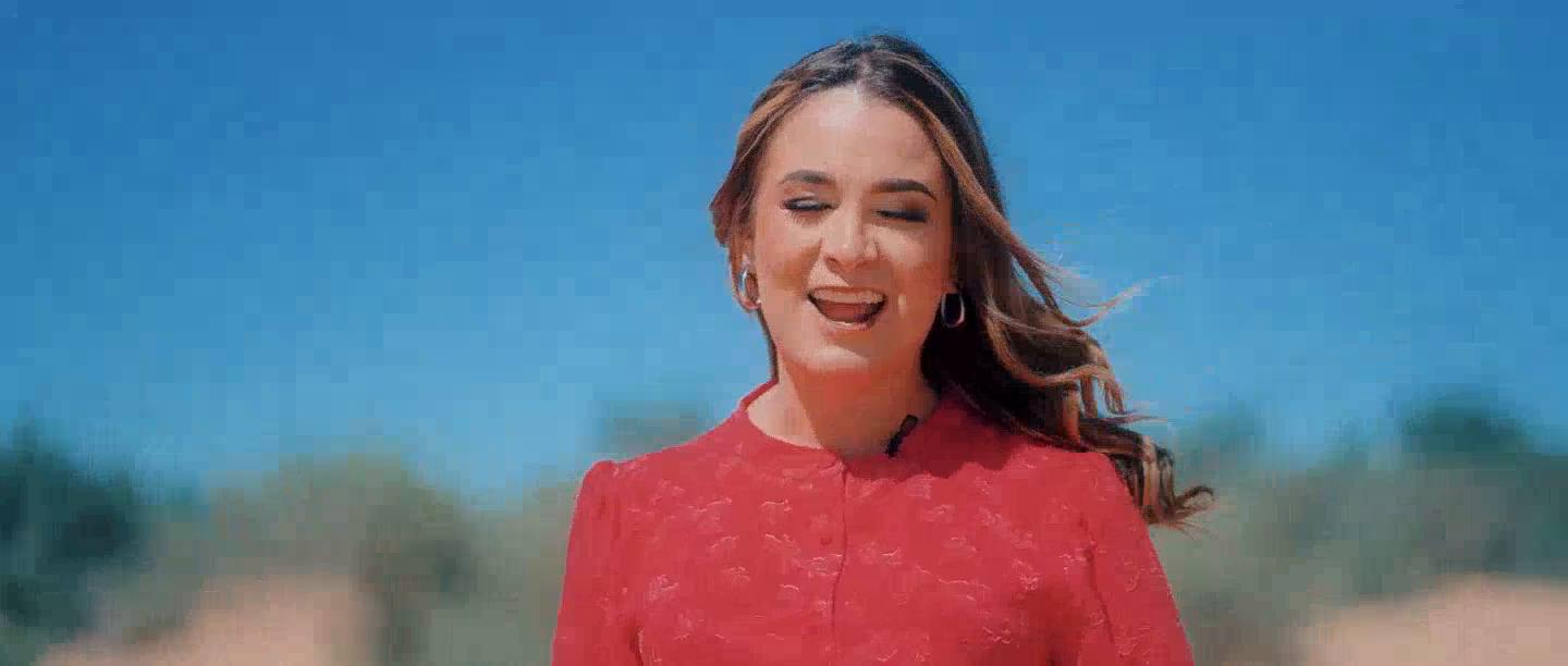 Fragmento sin audio del film oficial de La Biblia y Nosotras, usado como apertura.